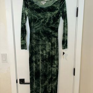 Lapis Green Sheath Dress Long Sleeve Scoop Neck